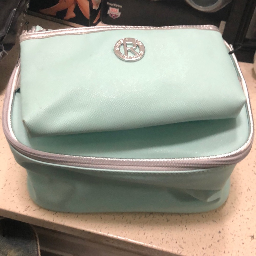 Kenneth Cole Makeup travel bag
